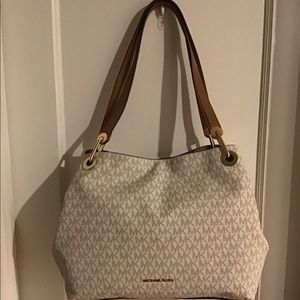 Michael Kors Hobo